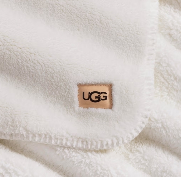 UGG Whitecap Throw Blanket- Snow - Picture 5 of 11